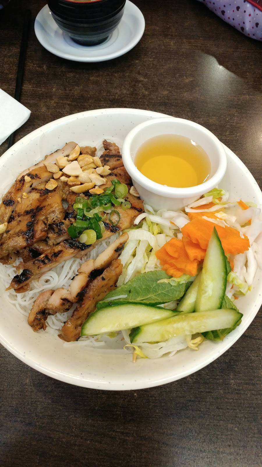 Pho Hin Restaurant | restaurant | 4130 Rue Jean-Talon, Montréal, QC H1S 2V4, Canada | 5147230999 OR +1 514-723-0999