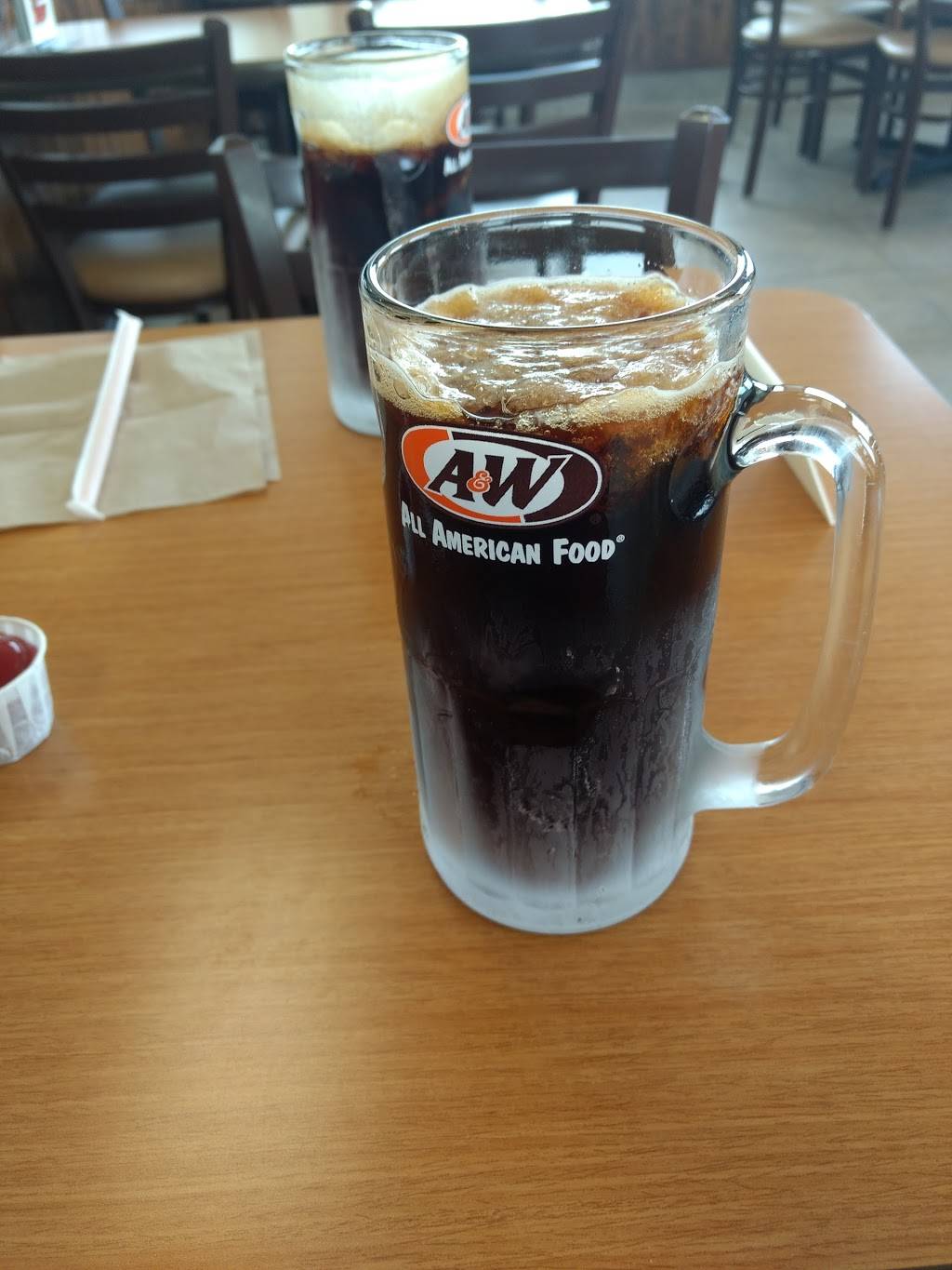 A&W Restaurant | restaurant | 780 1st St SE Box 72, Richmond, MN 56368, USA | 3205977668 OR +1 320-597-7668