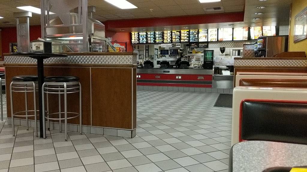 Carls Jr. / Green Burrito | restaurant | 915 Main St, Oakley, CA 94561, USA | 9257785472 OR +1 925-778-5472