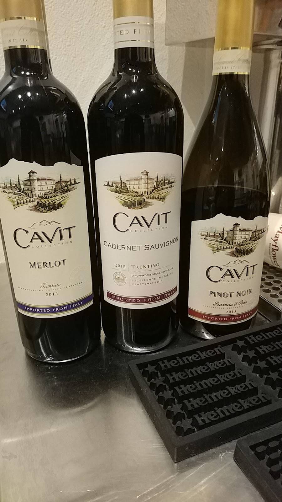 Top Crust Pizzeria | restaurant | 15 Court St, Plymouth, MA 02360, USA | 5087476000 OR +1 508-747-6000