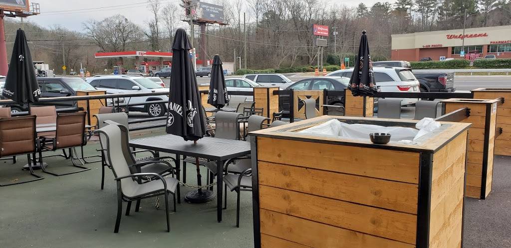 The Great American Filling Station | restaurant | 8701 E Brainerd Rd, Chattanooga, TN 37421, USA | 4236828721 OR +1 423-682-8721