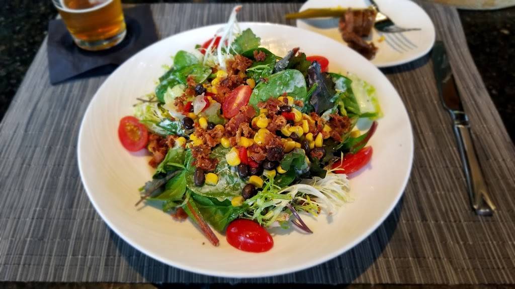 The Lookout at the Pyramid | restaurant | 1 Bass Pro Dr, Memphis, TN 38105, USA | 9012918040 OR +1 901-291-8040