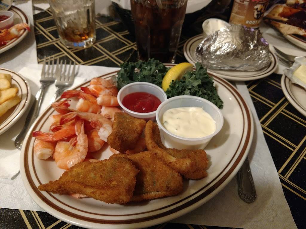 Silver Lake Country Inn | restaurant | 5602 Peters Dr, West Bend, WI 53095, USA | 2623387975 OR +1 262-338-7975