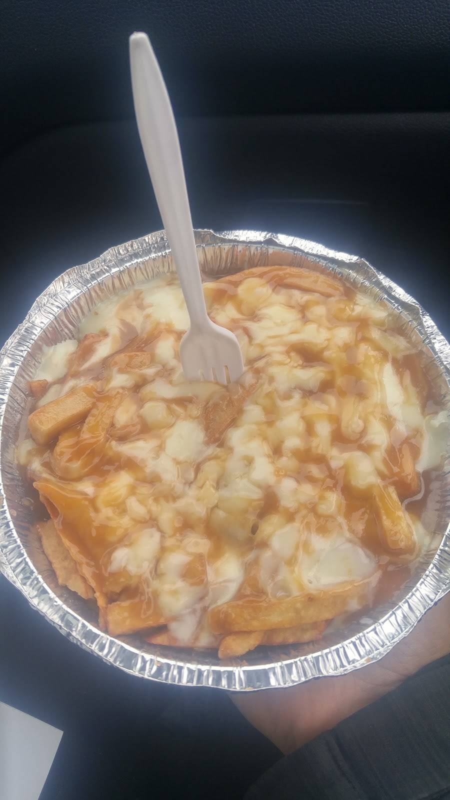 Restaurant Carrefour Du Roy | restaurant | 877 QC-309, Lac-des-Îles, QC J0W 1J0, Canada | 8195972406 OR +1 819-597-2406