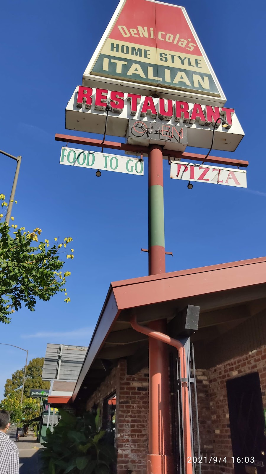 DeNicolas | restaurant | 3520 SE Powell Blvd, Portland, OR 97202, USA | 5032395221 OR +1 503-239-5221