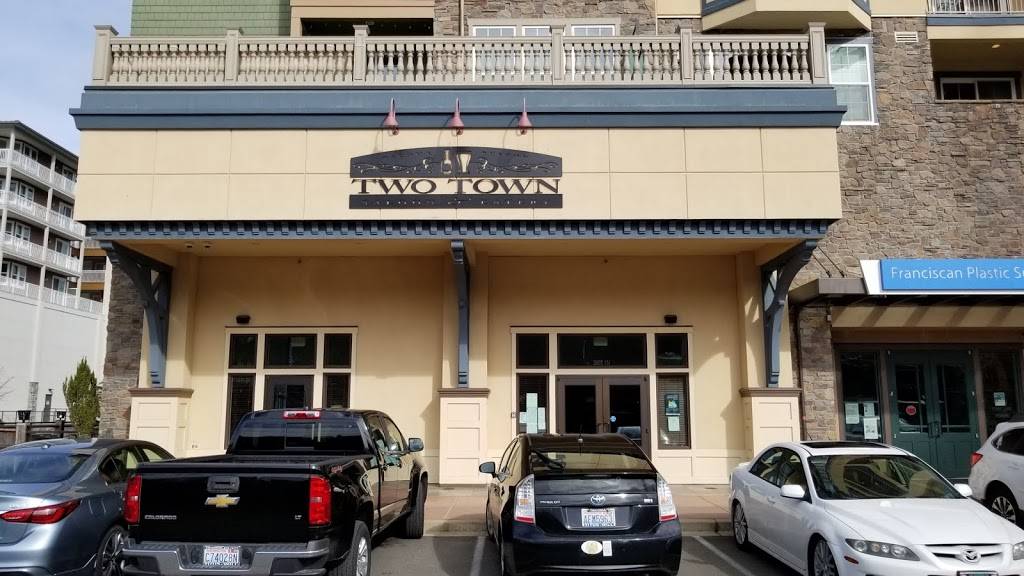 Two Town Pub and Cafe | restaurant | 5005 Main St, Tacoma, WA 98407, USA | 2532129477 OR +1 253-212-9477