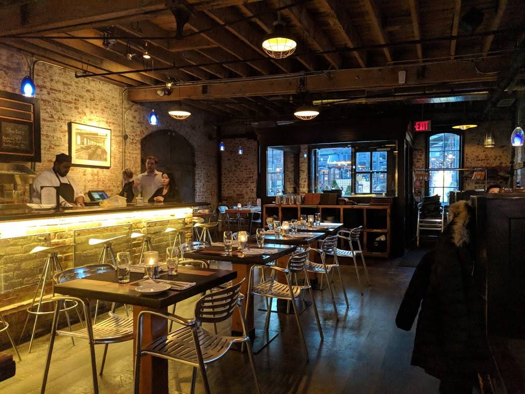 Pure Spirits Oyster House & Grill | restaurant | 17 Tank House Lane, Toronto, ON M5A 3C4, Canada | 4163615859 OR +1 416-361-5859