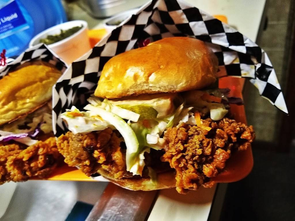 Fat Daddys Hot Chicken & Waffles | restaurant | 18283 M-85, Riverview, MI 48193, USA | 7342883051 OR +1 734-288-3051