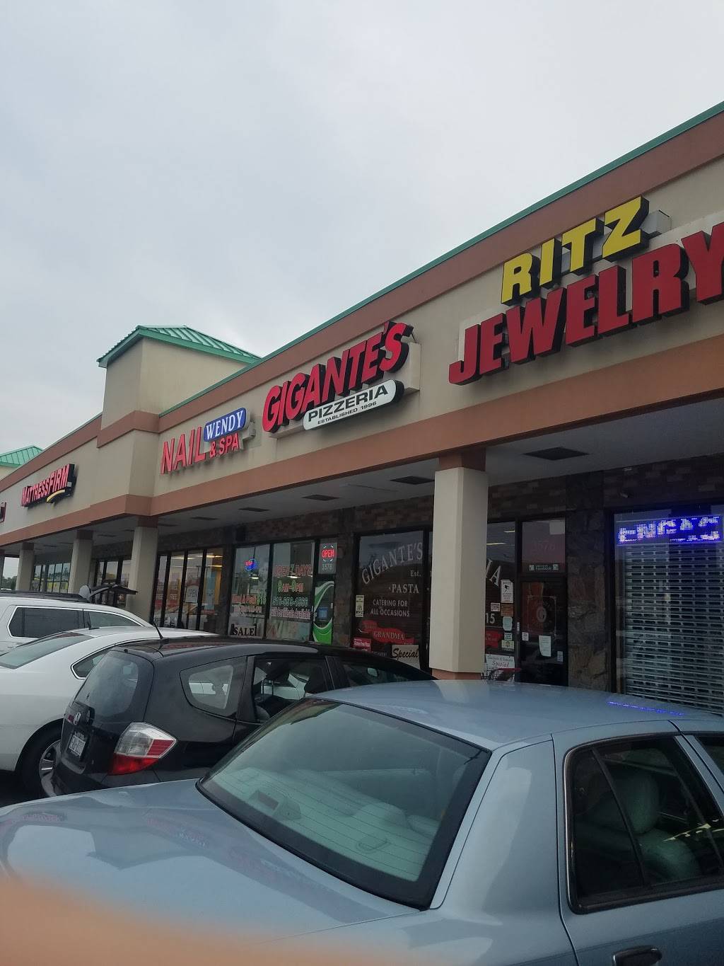 Gigantes | restaurant | 3576 Long Beach Rd, Oceanside, NY 11572, USA | 5165363015 OR +1 516-536-3015