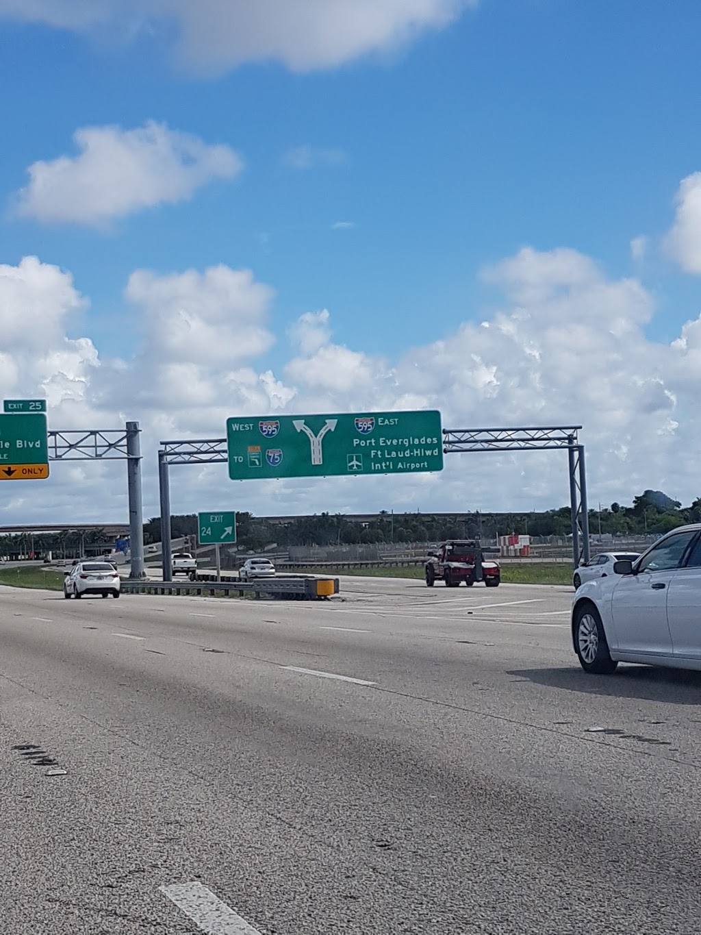 Starbucks | cafe | 423 S Federal Hwy, Pompano Beach, FL 33062, USA | 9545453431 OR +1 954-545-3431