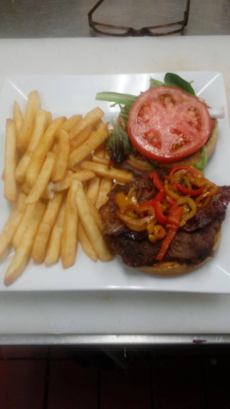 Boogaloos Bar & Grill | restaurant | 210 W Brookland Park Blvd, Richmond, VA 23222, USA | 8043080648 OR +1 804-308-0648