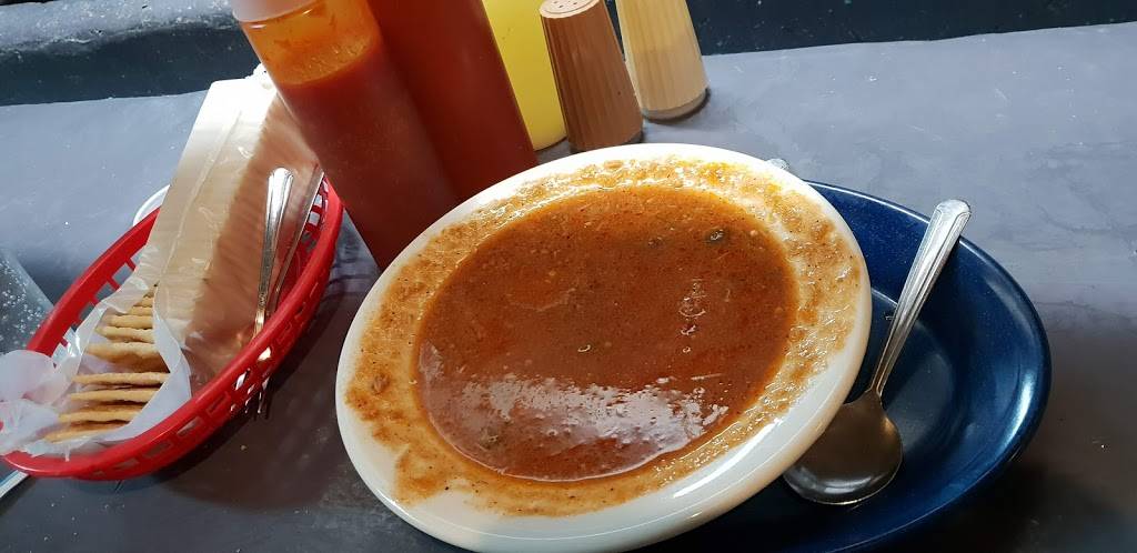 Lee & Ricks Oyster Bar | restaurant | 5621 Old Winter Garden Rd, Orlando, FL 32811, USA | 4072933587 OR +1 407-293-3587