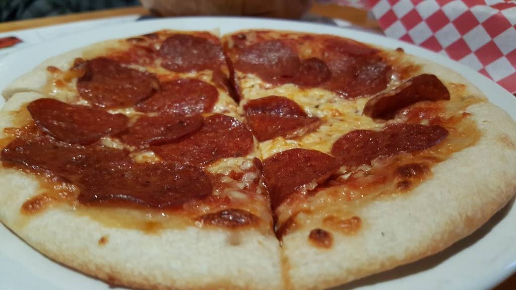 Moes Tap & Wings | restaurant | 190 Main St E, Port Colborne, ON L3K 1S6, Canada | 9058351963 OR +1 905-835-1963