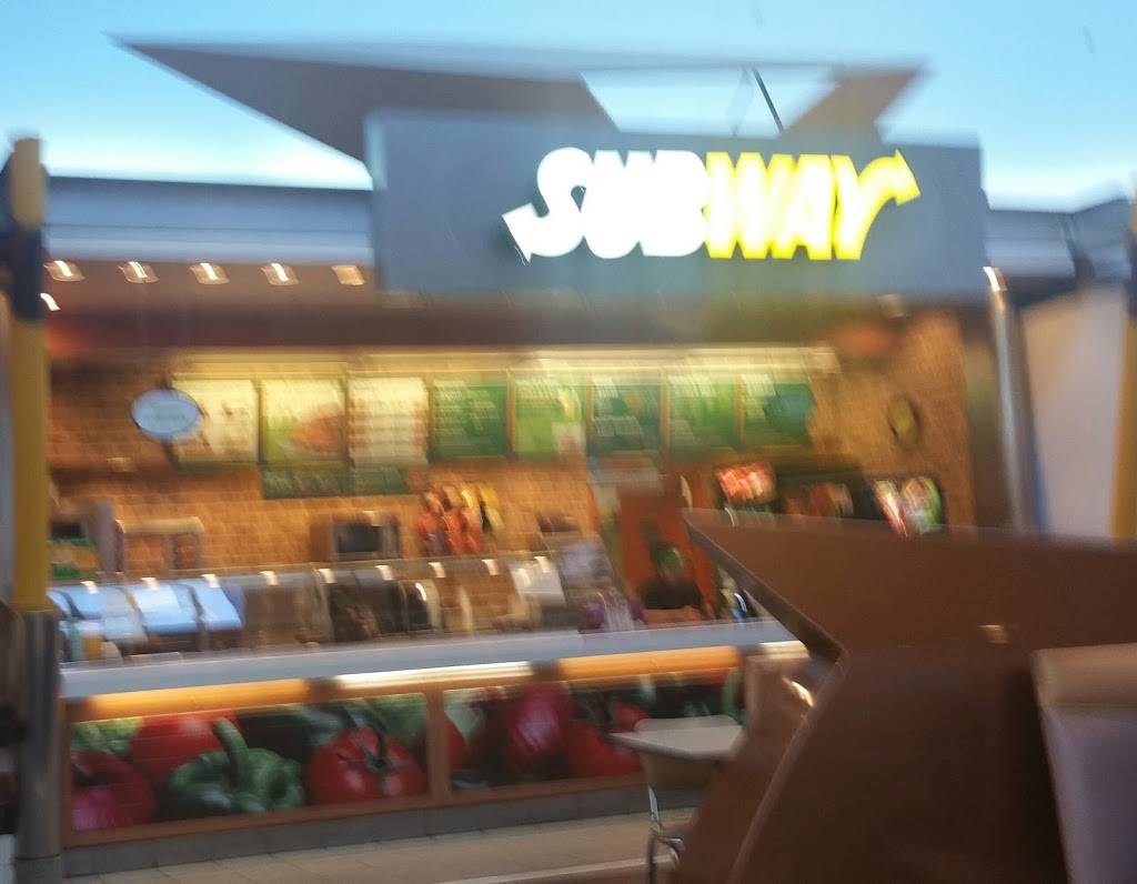 Subway Restaurants | restaurant | 6170 W Grand Ave, Gurnee, IL 60031, USA | 8478550820 OR +1 847-855-0820
