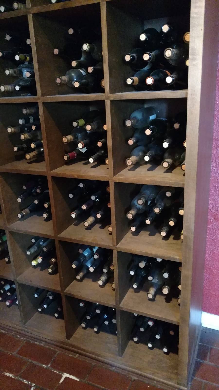 Colichias Italian Village | restaurant | 5601 E Parkway St, Groves, TX 77619, USA | 4099627711 OR +1 409-962-7711