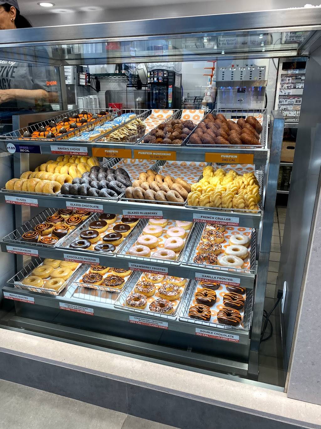 Dunkin | bakery | 3631 Blanding Blvd Building 1, Jacksonville, FL 32210, USA | 9045248940 OR +1 904-524-8940