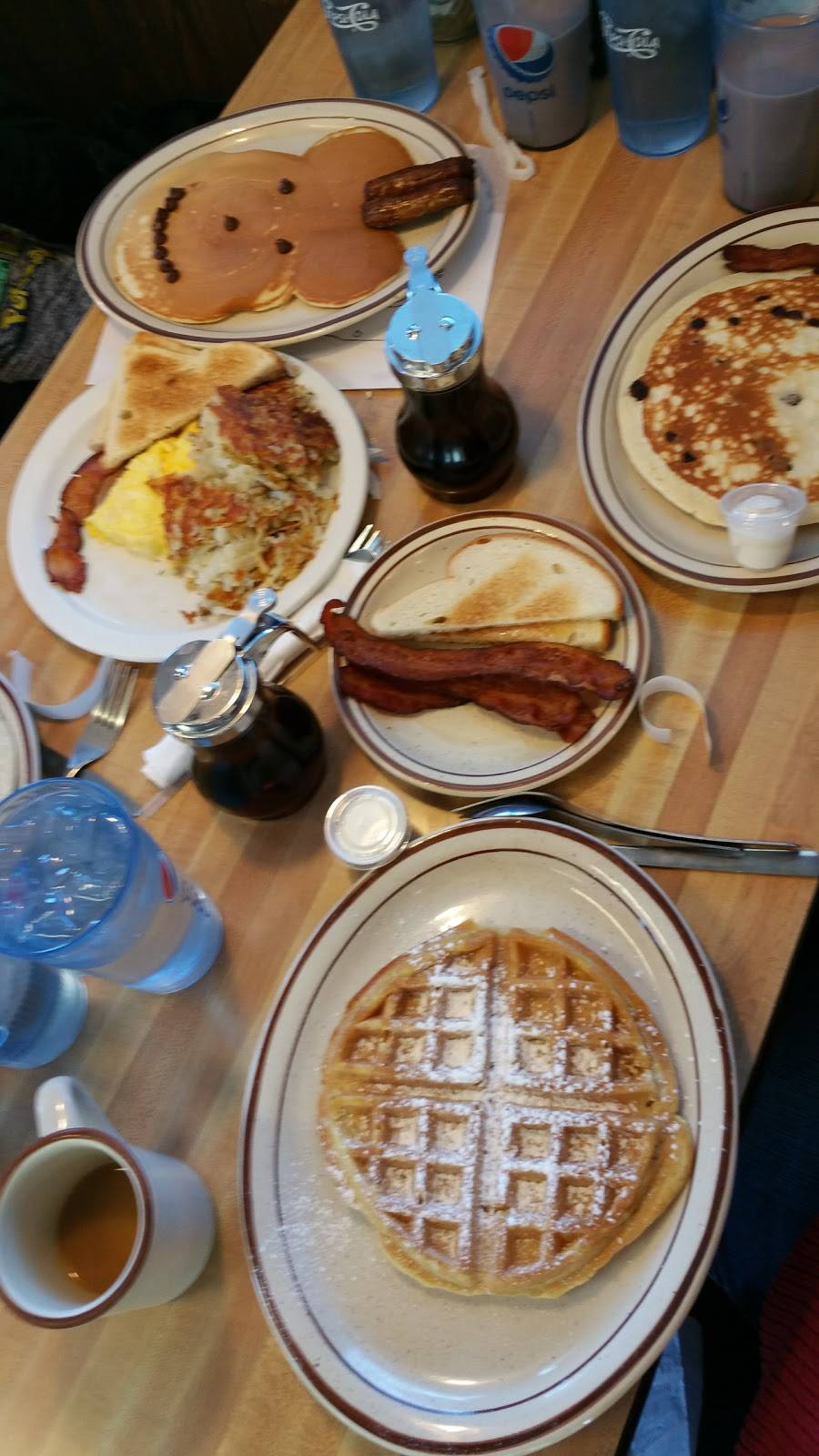 Roses Family Restaurant | restaurant | 112 Main St, Luxemburg, WI 54217, USA | 9208452025 OR +1 920-845-2025