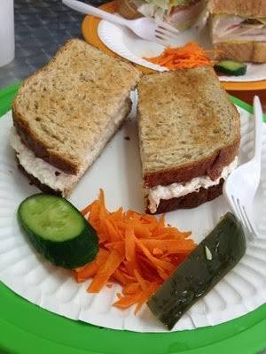 Tomato Patch | restaurant | 19730 Ventura Blvd #103, Woodland Hills, CA 91364, USA | 8189993463 OR +1 818-999-3463