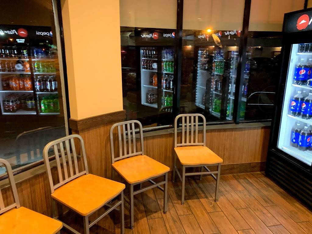 Pizza Hut | meal delivery | 718 N Federal Hwy, Hallandale Beach, FL 33009, USA | 9544588800 OR +1 954-458-8800