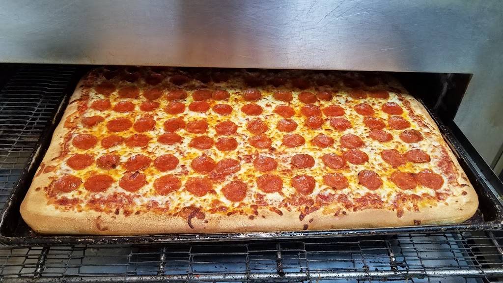 Pats Pizzeria | restaurant | 102 S Broadway, Pennsville, NJ 08070, USA | 8566785888 OR +1 856-678-5888