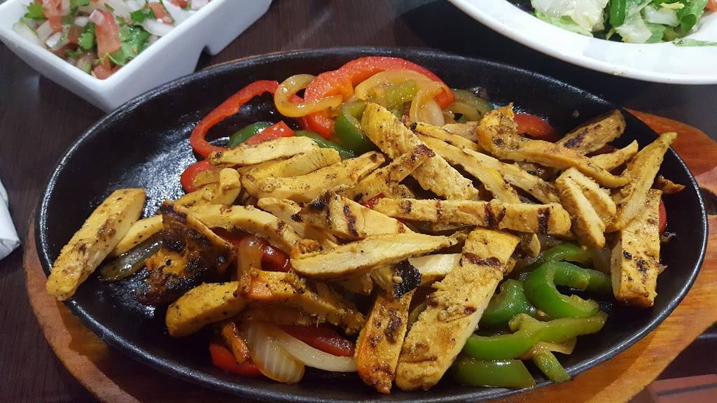 El Coyote | restaurant | 2, 70-09 Austin St, Forest Hills, NY 11375, USA | 7182680777 OR +1 718-268-0777