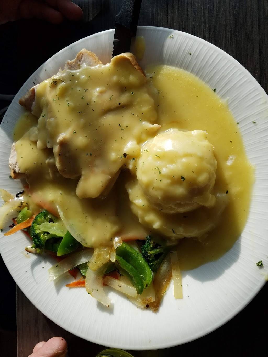 Lucas Coney Island | restaurant | 2010 N Opdyke Rd, Auburn Hills, MI 48326, USA | 2483731820 OR +1 248-373-1820