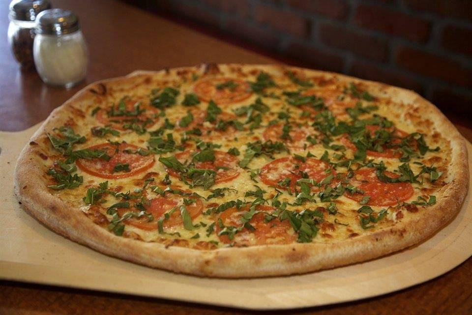 Knockout Pizza | restaurant | 2937 Carlsbad Blvd, Carlsbad, CA 92008, USA | 7604344468 OR +1 760-434-4468