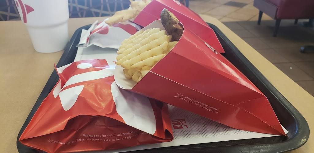 Chick-fil-A | restaurant | 5716 S Broadway Ave, Tyler, TX 75703, USA | 9035344692 OR +1 903-534-4692