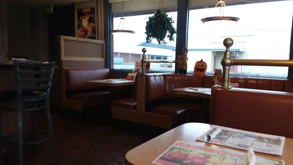 Big Boy | restaurant | 400 S Ripley Blvd, Alpena, MI 49707, USA | 9893544131 OR +1 989-354-4131