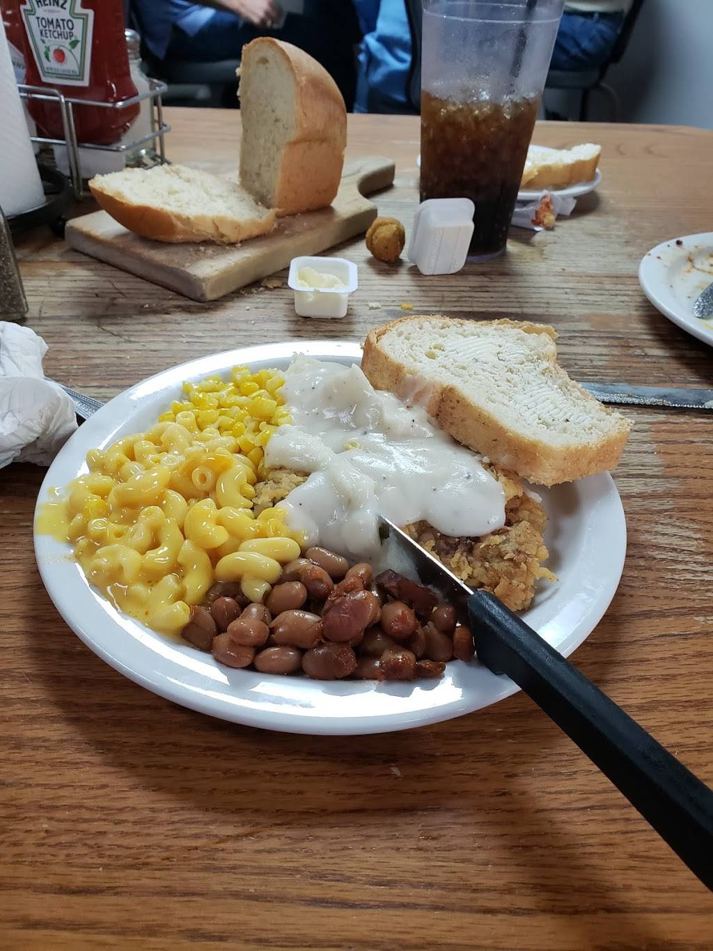 Sams Restaurant | restaurant | 390 Interstate 45 Frontage Road, Fairfield, TX 75840, USA | 9033897267 OR +1 903-389-7267