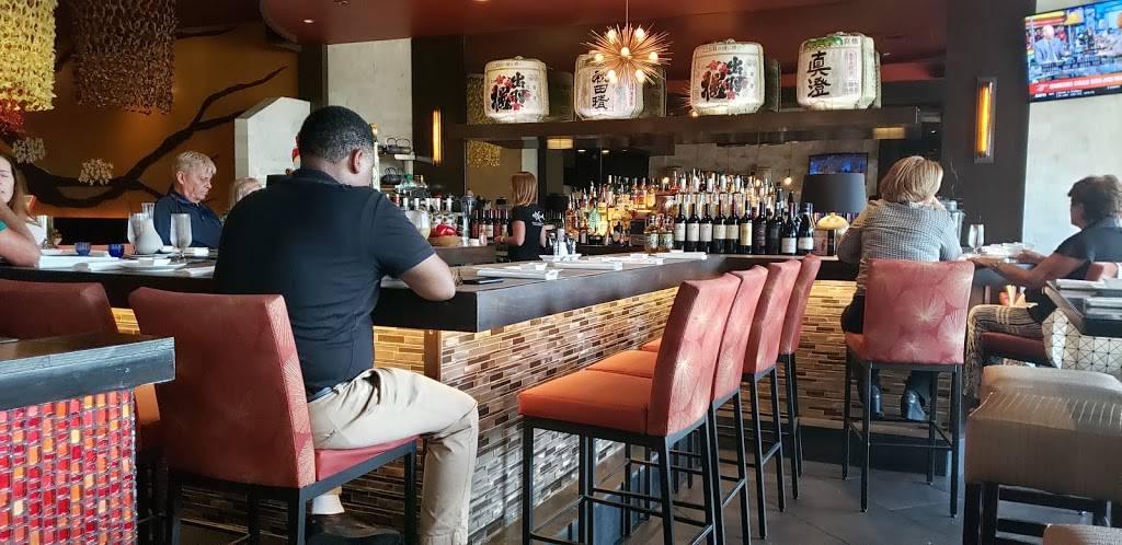 Asian Fin | restaurant | 4650 Donald Ross Rd #106, Palm Beach Gardens, FL 33418, USA | 5616941900 OR +1 561-694-1900