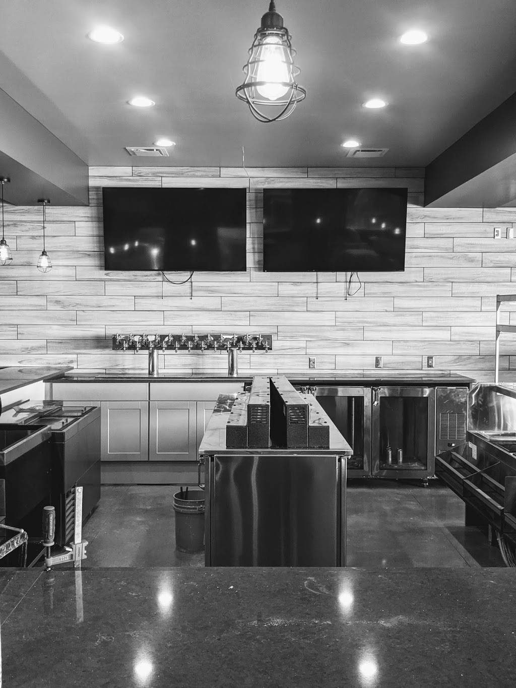 JPs Waterfront | restaurant | 13200 Middle Gibraltar Rd, Gibraltar, MI 48173, USA | 7346726299 OR +1 734-672-6299