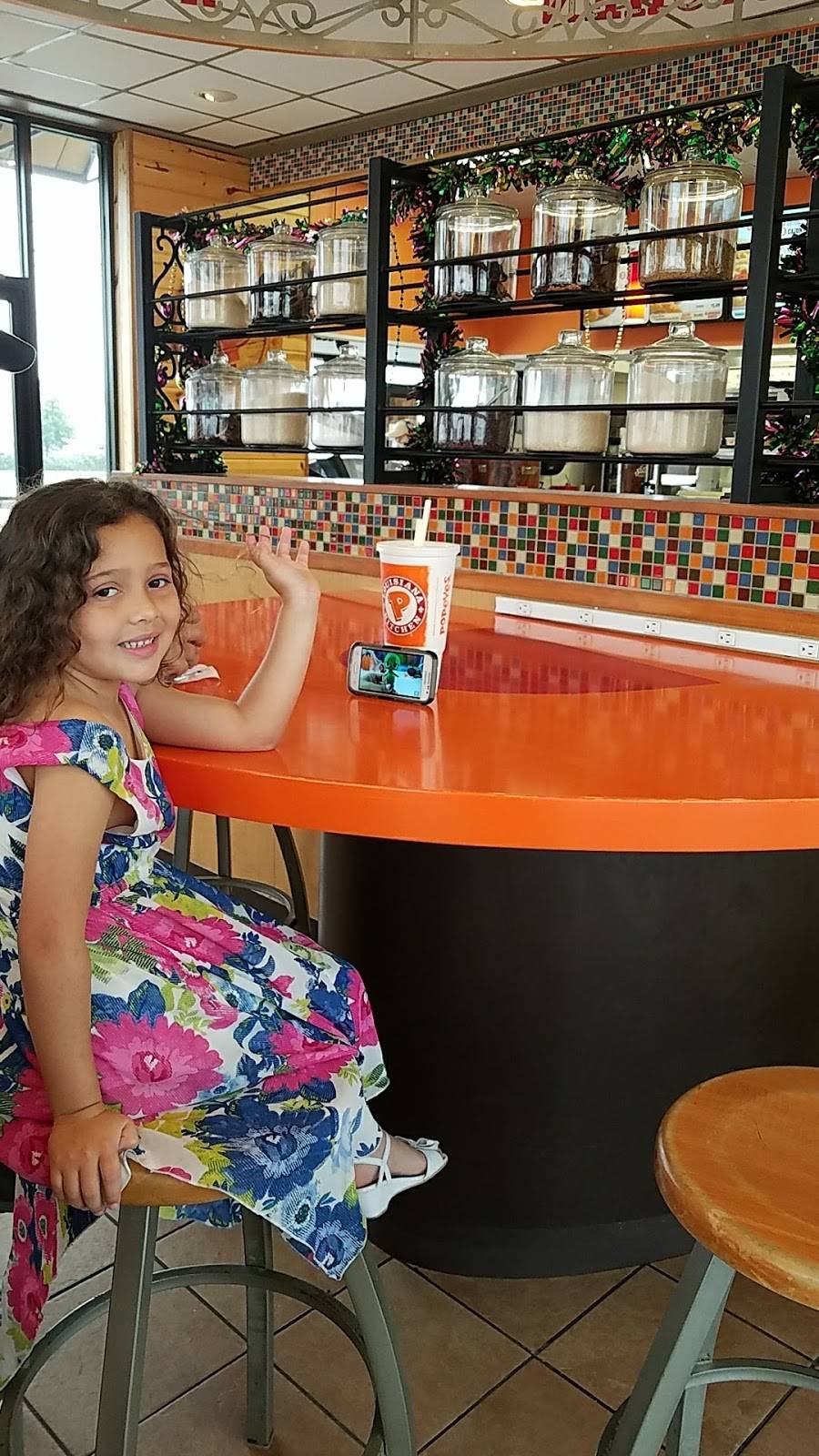 Popeyes Louisiana Kitchen | restaurant | 506 S WW White Rd, San Antonio, TX 78220, USA | 2103335504 OR +1 210-333-5504