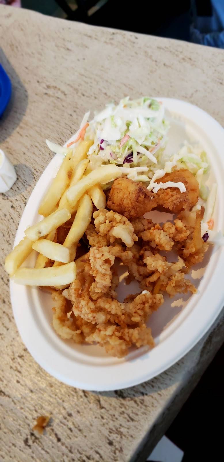 Two Little Fish Seafood Restaurant | restaurant | 300 Atlantic Ave, Westerly, RI 02891, USA | 4013489941 OR +1 401-348-9941