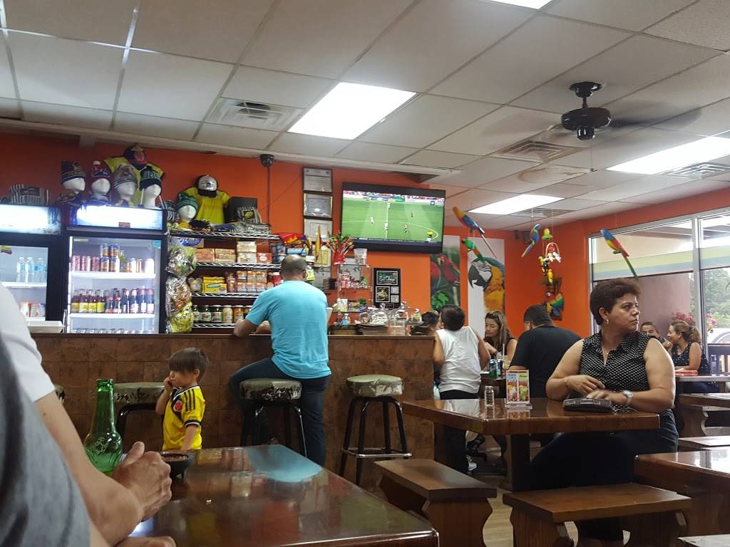 Las Arepas De Julia | restaurant | 4044 Lawrenceville Hwy, Lilburn, GA 30047, USA | 7705594094 OR +1 770-559-4094