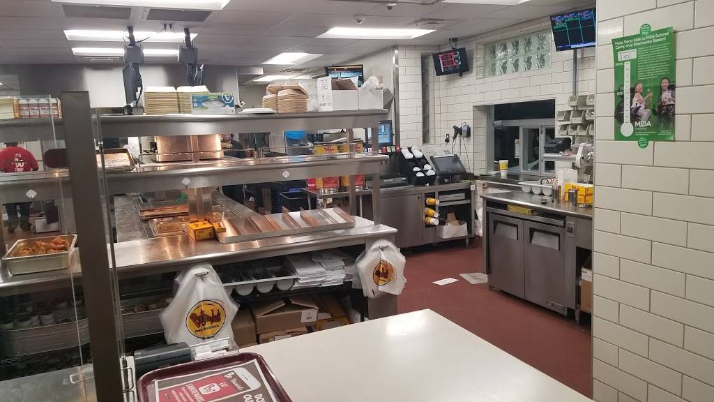 Bojangles Famous Chicken n Biscuits | restaurant | 150 Mortown Way, Shelbyville, KY 40065, USA | 5028442152 OR +1 502-844-2152