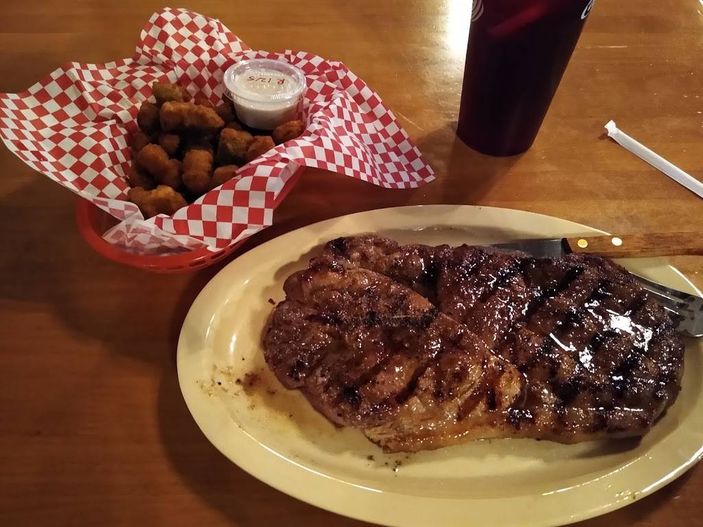 Feed Store | restaurant | 119 S Main Ave, Bolivar, MO 65613, USA | 4173263451 OR +1 417-326-3451