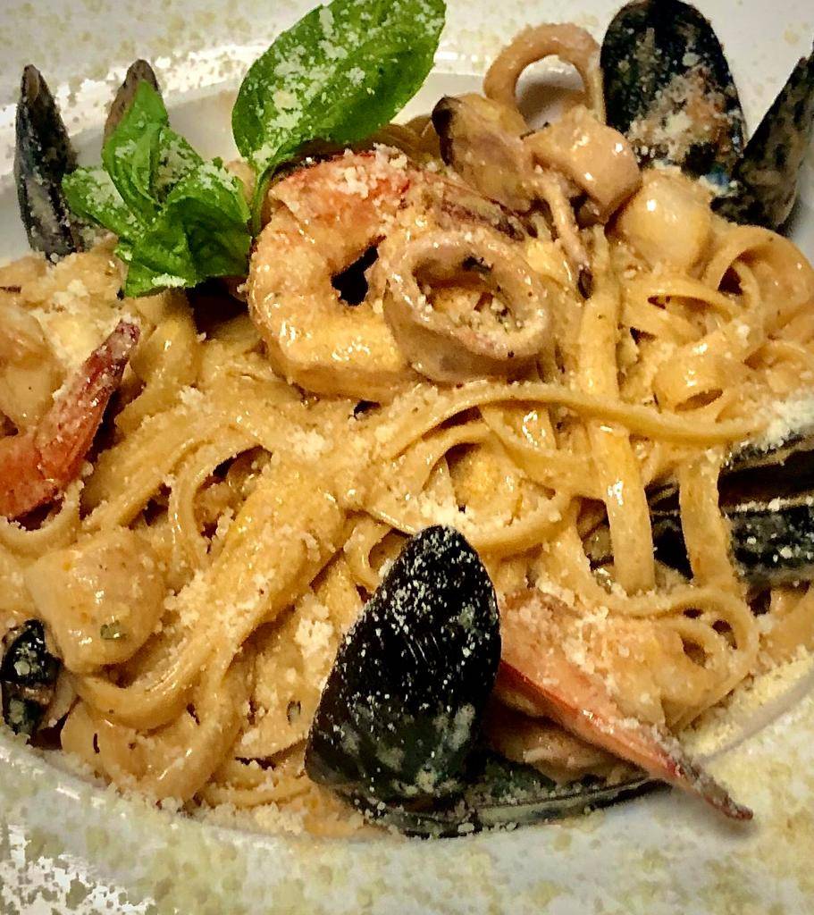 Gozamba Restaurant & Lounge | restaurant | 1319 Florida Mall Ave, Orlando, FL 32809, USA | 4077306262 OR +1 407-730-6262