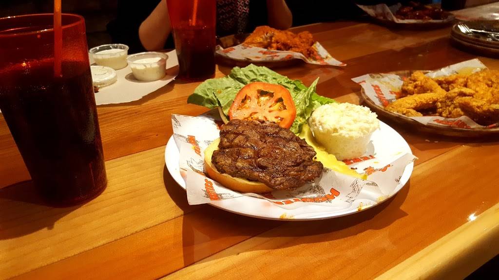 Hooters | meal takeaway | 15300 South La Grange Road, Orland Park, IL 60462, USA | 7084604088 OR +1 708-460-4088