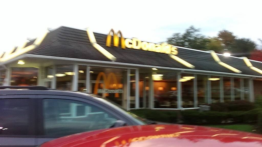 McDonalds | cafe | 390 W Market St, Akron, OH 44303, USA | 3303765942 OR +1 330-376-5942
