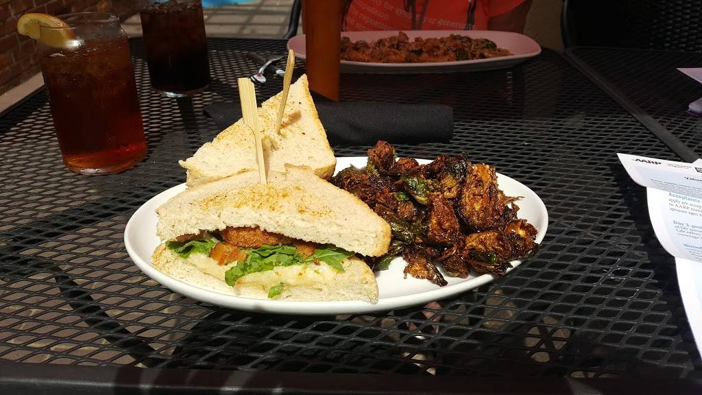 The Flipside Restaurant | restaurant | 129 Caldwell St, Rock Hill, SC 29730, USA | 8033243547 OR +1 803-324-3547