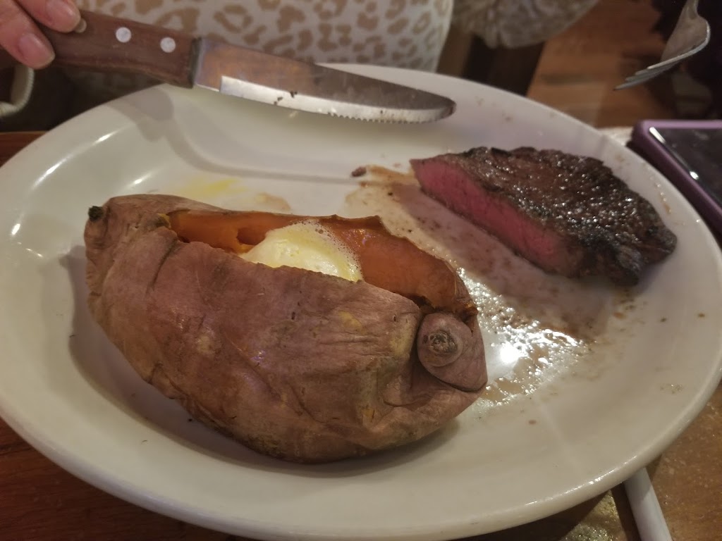 Coltons Steak House & Grill | restaurant | 1925 Landers Rd, Benton, AR 72015, USA | 5017786100 OR +1 501-778-6100