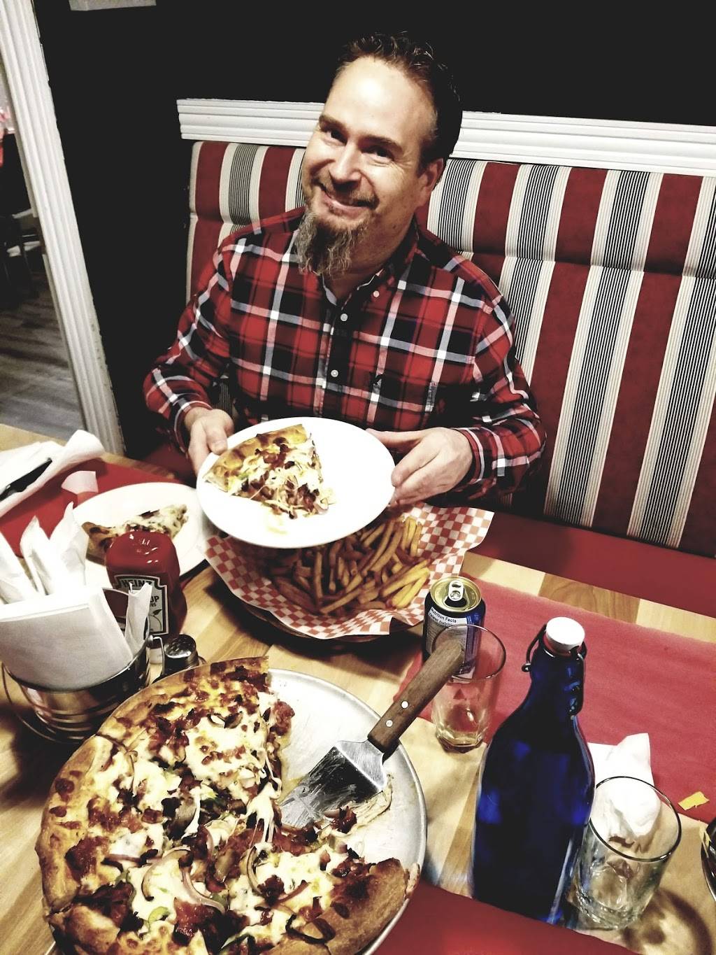 Pizzeria 67 | restaurant | 4447 Boulevard Guillaume-Couture, Lévis, QC G6W 6M9, Canada | 4188376767 OR +1 418-837-6767