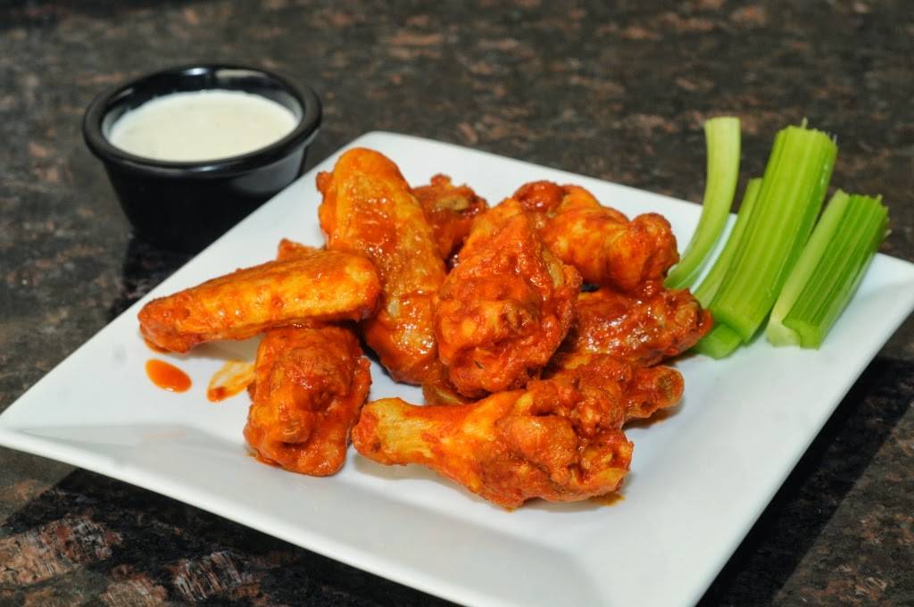 Stoshs Pizza | restaurant | 24312 Van Dyke Ave, Center Line, MI 48015, USA | 5867576836 OR +1 586-757-6836