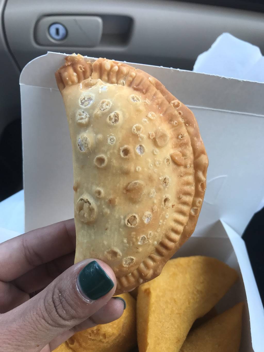 Mamas Empanadas | restaurant | 9120 59th Ave, Elmhurst, NY 11373, USA | 7184292502 OR +1 718-429-2502