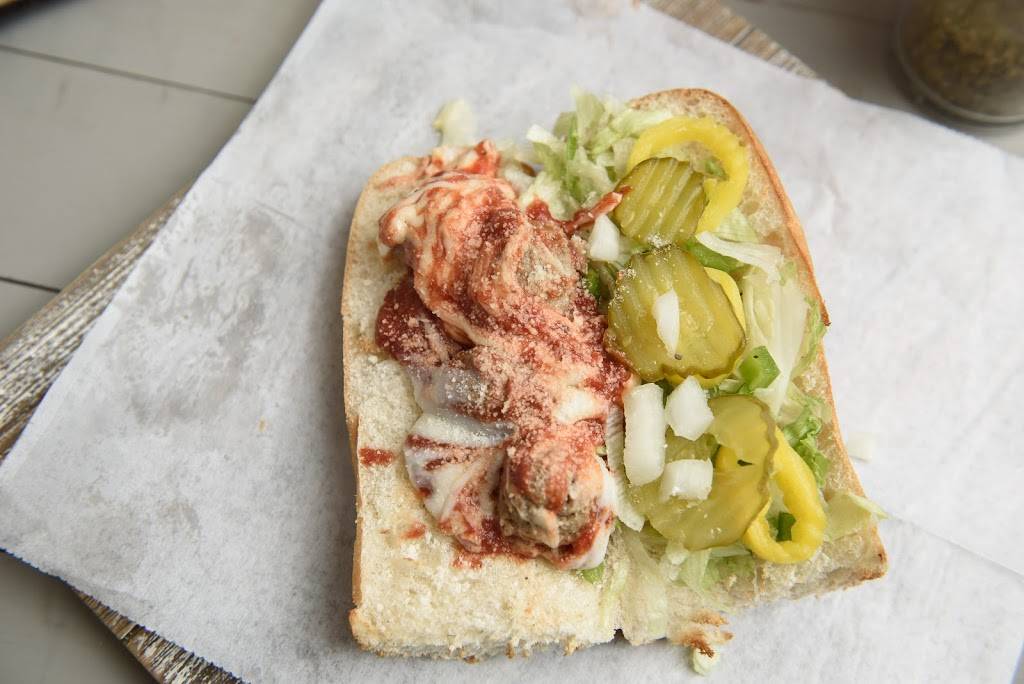 Mikes Deli Famous Gyros | restaurant | 2614 Governors Dr SW, Huntsville, AL 35805, USA | 2565390243 OR +1 256-539-0243