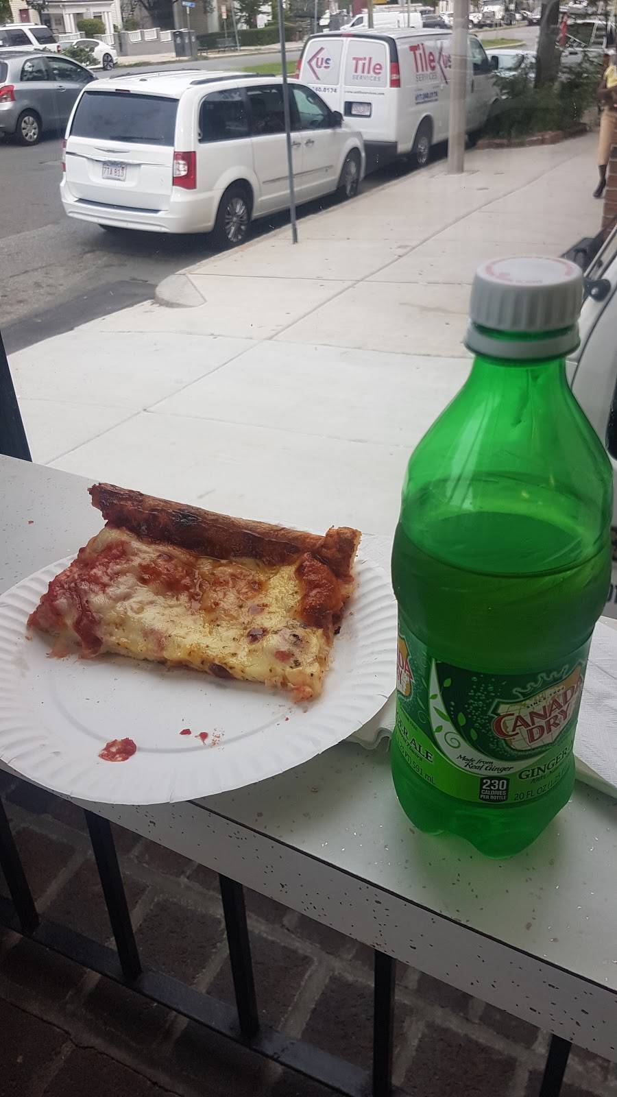 Leones Sub And Pizza | restaurant | 2935 292, Broadway, Somerville, MA 02145, USA | 6177762511 OR +1 617-776-2511