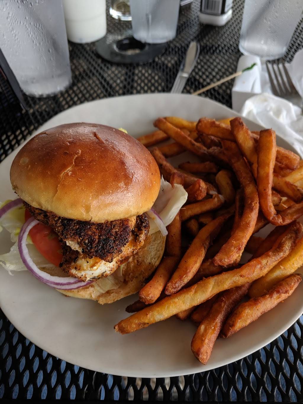 Blue Water Grille | restaurant | 1287 Floating Mill Rd, Silver Point, TN 38582, USA | 9318582275 OR +1 931-858-2275