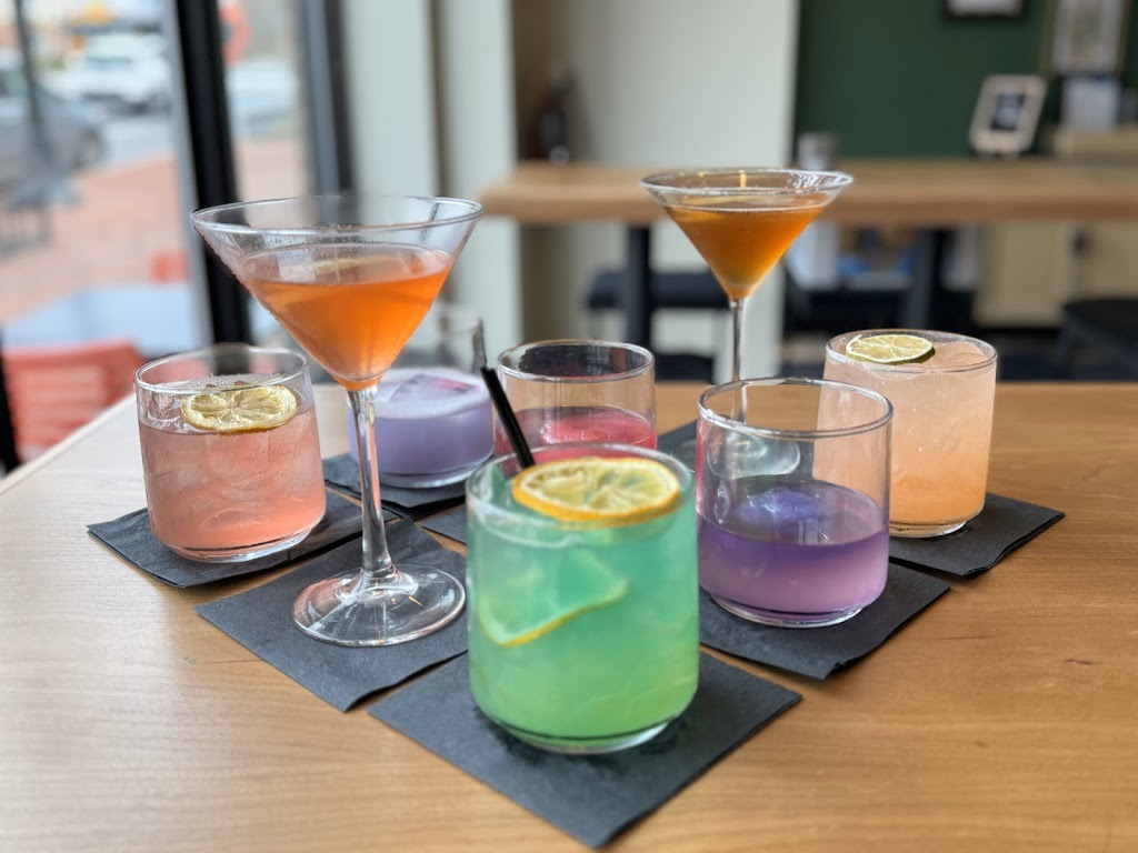 Frankies Kitchen & Cocktail Bar | restaurant | 823 S Washington St, Alexandria, VA 22314, USA | 7035122118 OR +1 703-512-2118