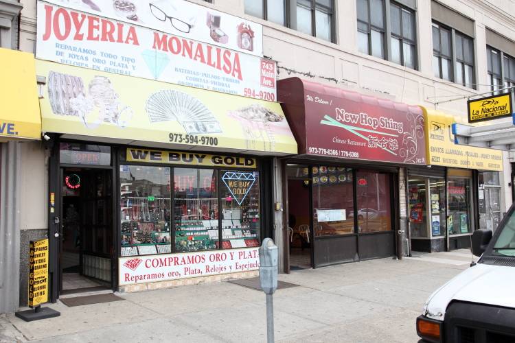 New Hop Shing Kitchen | restaurant | 745 Main Ave A, Passaic, NJ 07055, USA | 9737796366 OR +1 973-779-6366